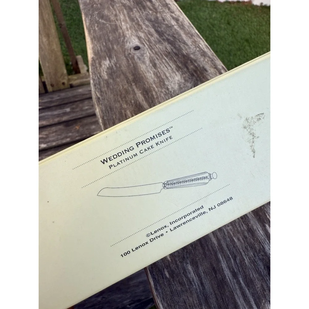 LENOX OPAL INNOCENCE PLATINUM-BANDED BONE CHINA CAKE‎ KNIFE S